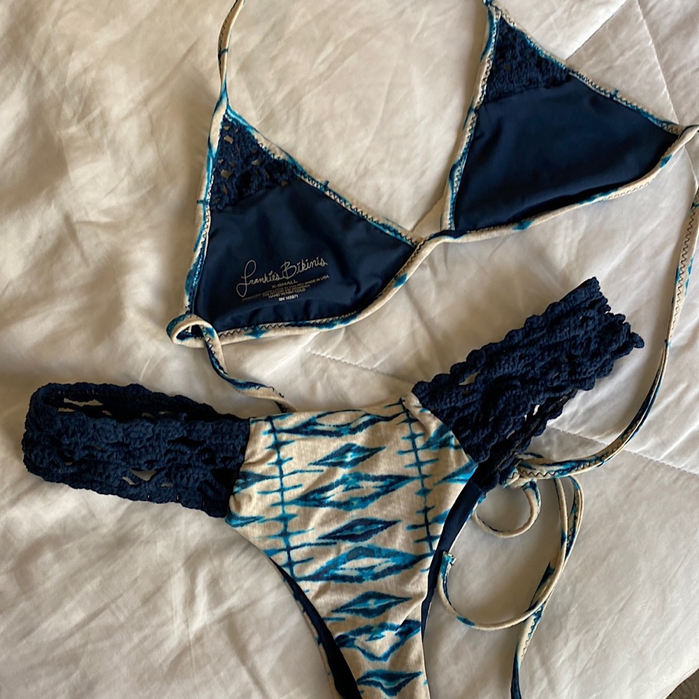 Frankie’s bikinis XS top and matching bottom
